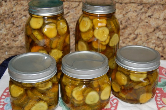Canned pickles