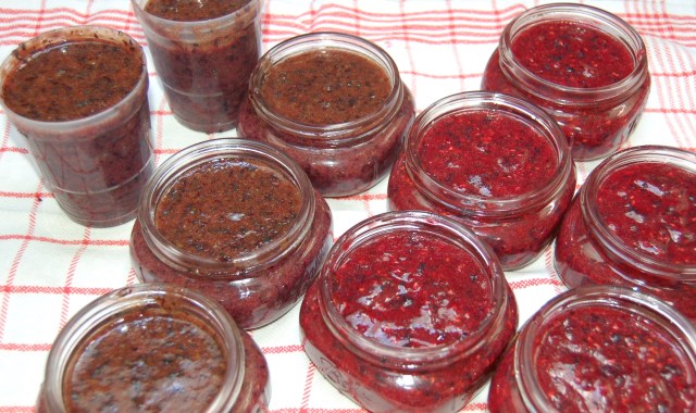 Berry jam setting up