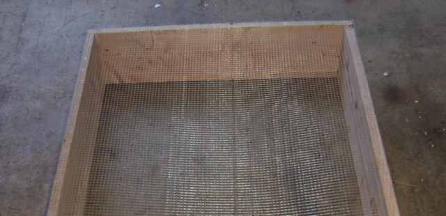 Raised bed with hardware cloth